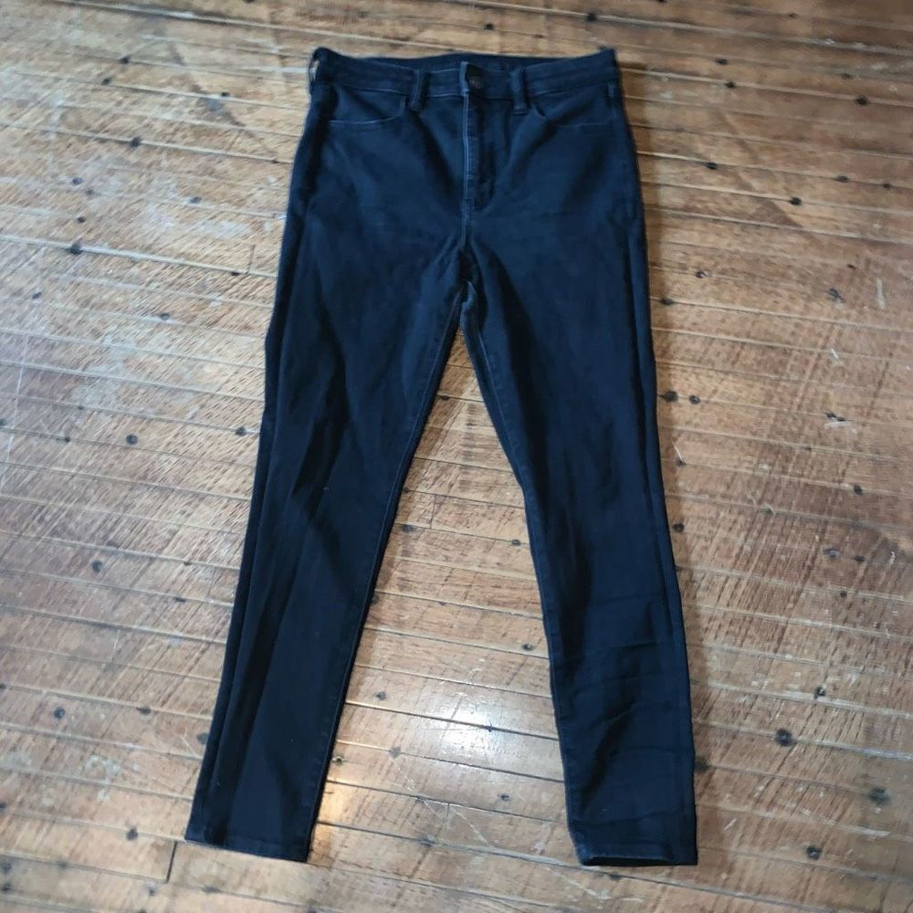 American Eagle super high rise black 8 short jeggings